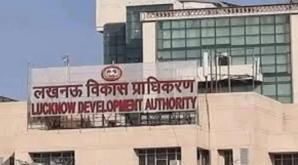 लखनऊ: खाली प्लॉट के मालिक रहें सावधान! 