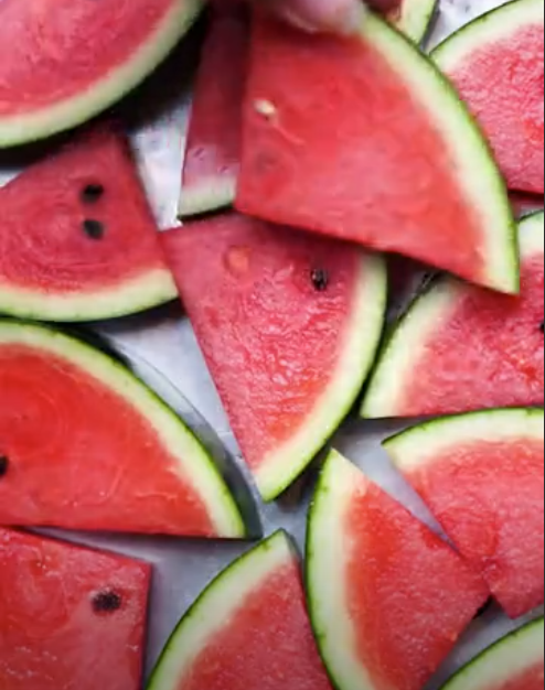 तरबूज खरीदते समय जरूर खुद करें जांच, छापेमारी में 2000 KM में मिलावट