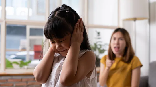 पेरेंट्स की बातों को क्यों अनसुनी करते है बच्चे?