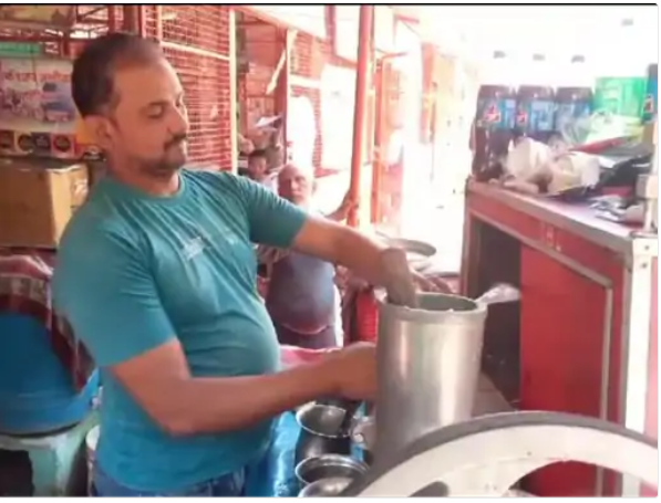अलीगढ़: जूस विक्रेता के IT नोटिस मामले में जांच शुरू