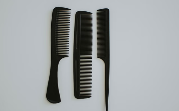 जानें कंघे और कंघी में क्या फर्क है ?