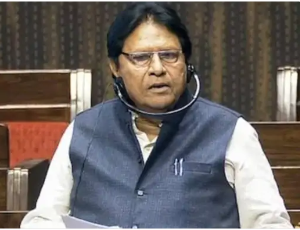 सपा सांसद के खिलाफ कोर्ट में याचिका दायर, 11 अप्रैल को सुनवाई