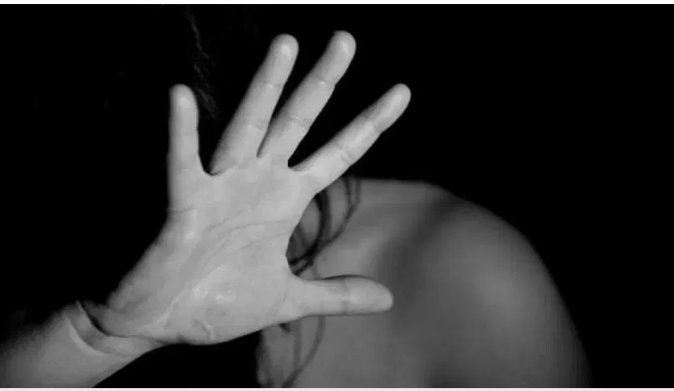 महिला डॉक्टर को हुआ हड्डी के डॉक्टर से प्यार, पढ़ाई के बहाने कमरे पर बुलाया