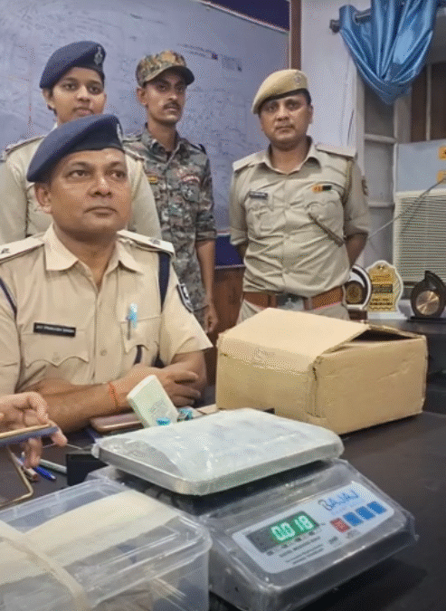 मणिपुर से ला रहे एक करोड़ का ब्राउन शुगर जब्त, चार तस्कर अरेस्ट, 3 लाख रुपए बरामद
