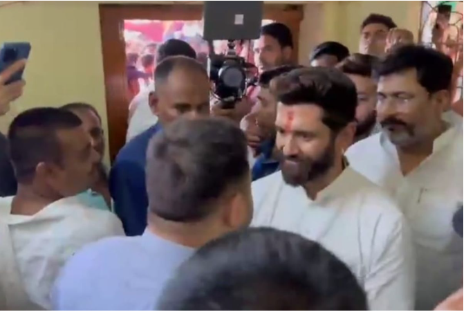 चिराग-तेजस्वी की मुलाकात, सियासी हलचल तेज