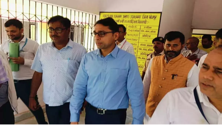DM के एक्शन से आरा में मच गया हड़कंप, ये है पूरा मामला