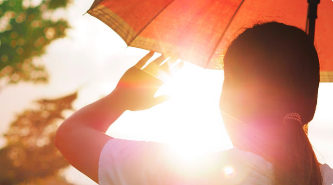 प्रदेश में कहीं गर्मी से राहत तो कहीं बेहाल हो रहे लोग