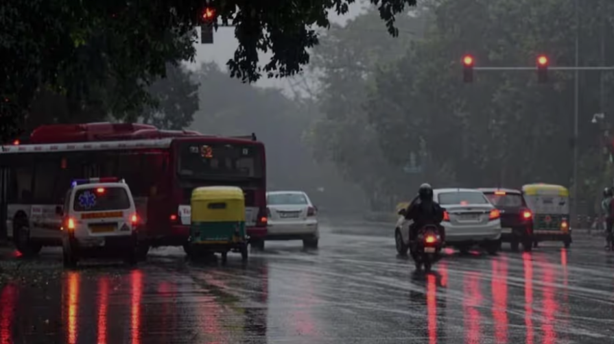 दिल्ली में बदलेगा मौसम का हाल, पड़ेगी झमाझम बारिश