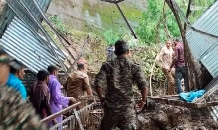 वैष्णो देवी में भूस्खलन, यूपी के 2 श्रद्धालुओं की मौत