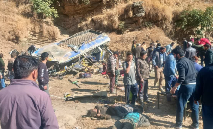 हरियाणा में हिमाचल की बस हादसे का शिकार, 12 यात्री घायल, 38 लोग थे सवार