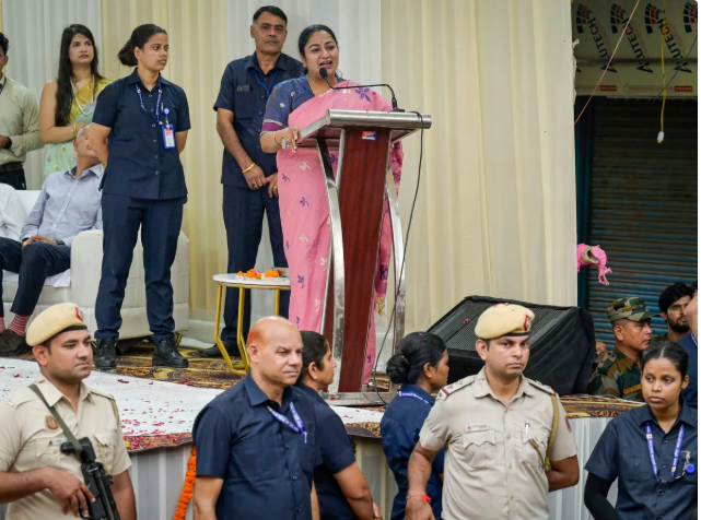 सीएम रेखा की सुरक्षा हुई अपग्रेड, मिला नया सुरक्षा कवच