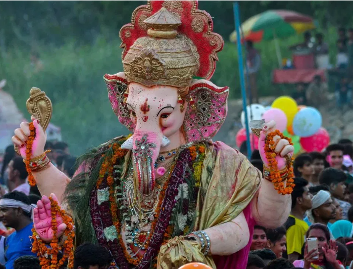 बुरहानपुर: गणेश विसर्जन के दौरान हनुमान चालीसा पाठ के बाद हुआ विवाद, पथराव में 7 लोग घायल
